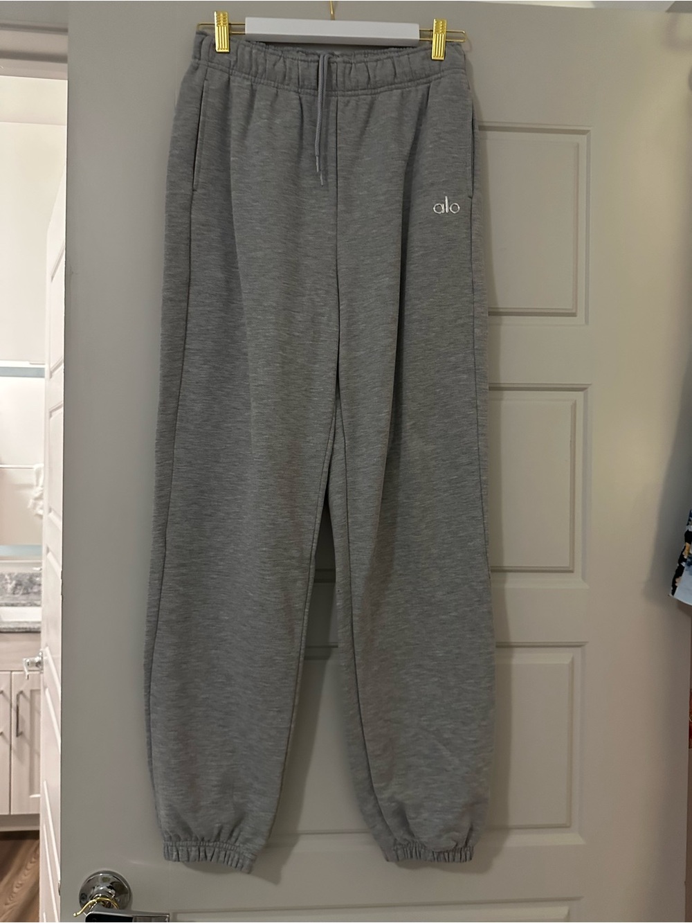 ALO Yoga Gray Sweat Joggers with Elastic Ankles